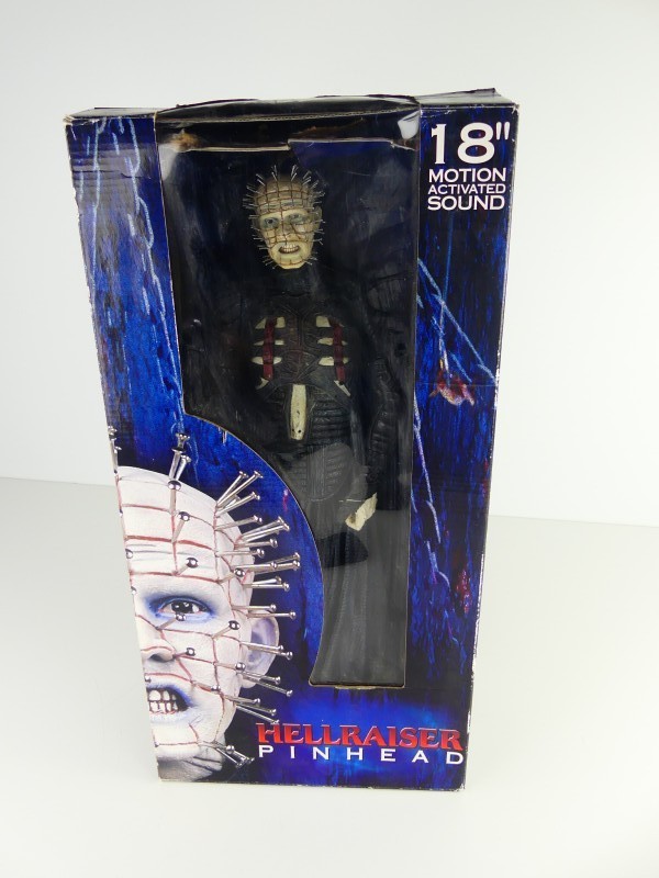 Neca - Hellraiser figuur reageert op bewegingen met geluid - Reel Toys