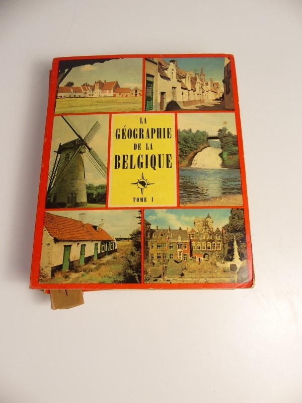 Lot Chromo's albums ''La Geographie de Belgique'' en ''La Geographie- de L'Europe''