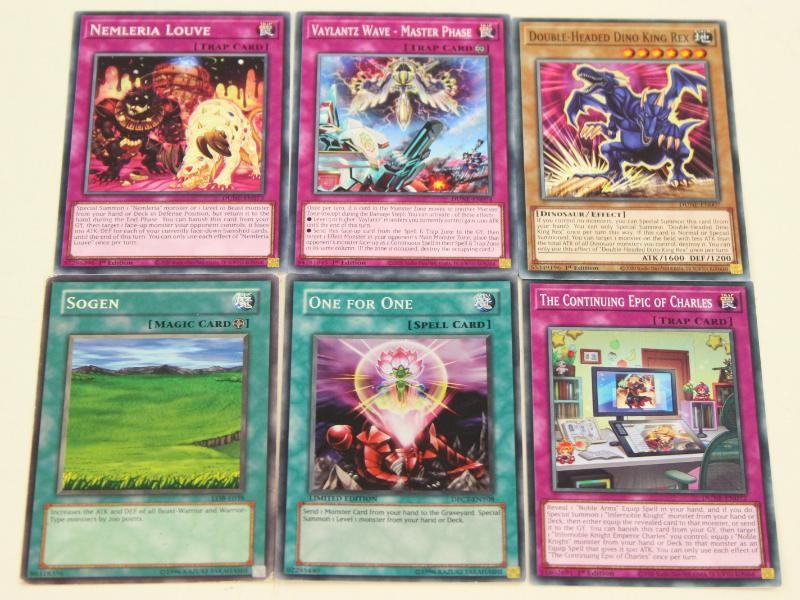 200+ yu-gi-oh kaarten in tinnen doos