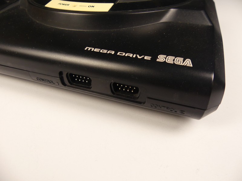 SEGA Mega Drive 16Bit  - in doos + Sonic Hedgehog spel