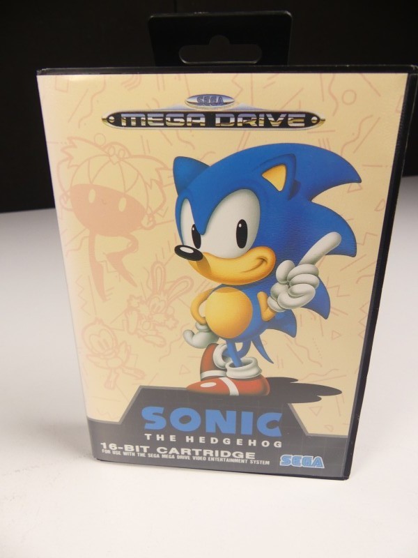 SEGA Mega Drive 16Bit  - in doos + Sonic Hedgehog spel