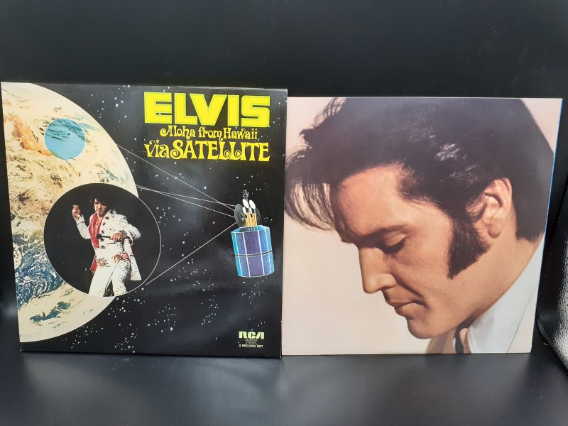 Dubbelelpee Elvis Aloha from Hawaii via Satellite + Elvis Aron Presley record 7 LP