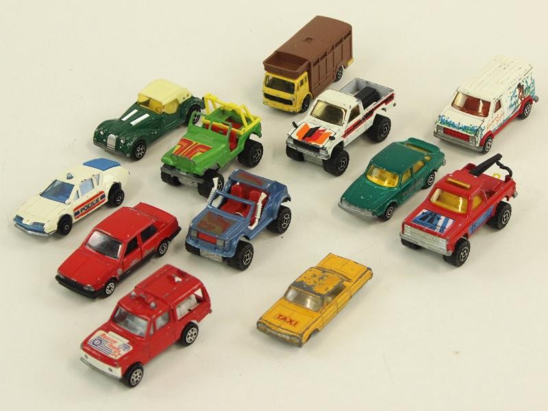 Duo Matchbox koffertjes gevuld met miniatuur auto's - 72 miniatuurauto's