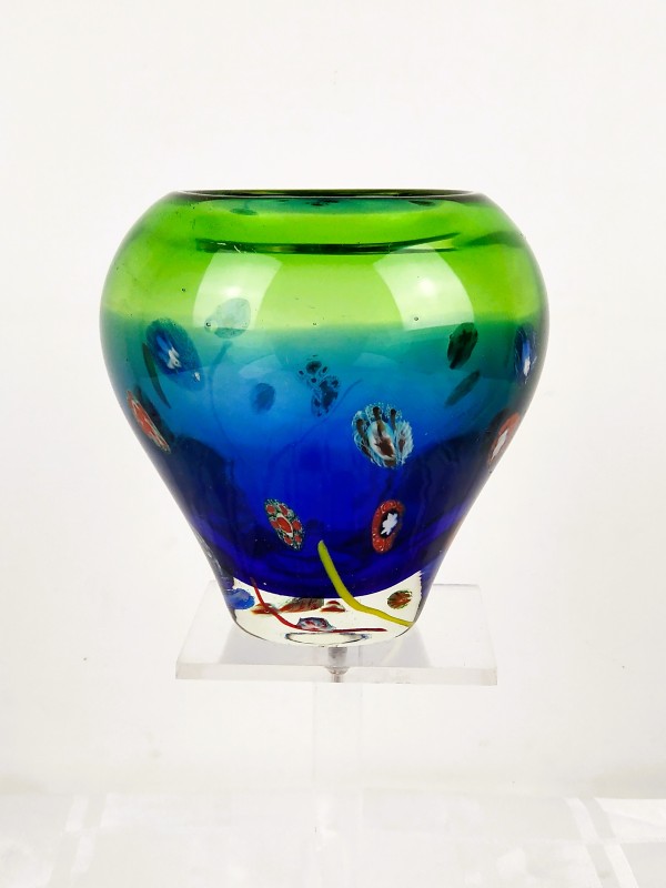 Murano vaas in blauw met blauwe roosjes en aardbeien