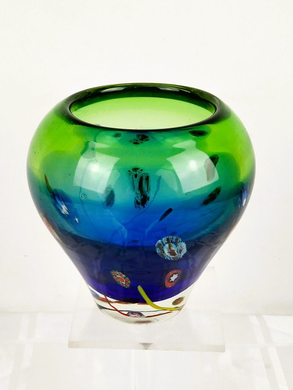 Murano vaas in blauw met blauwe roosjes en aardbeien