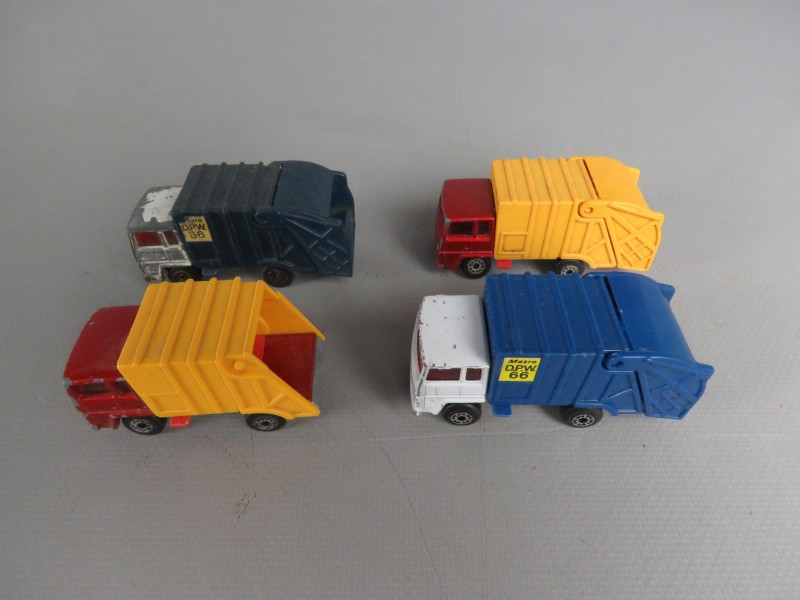 17 Matchbox diensten wagens