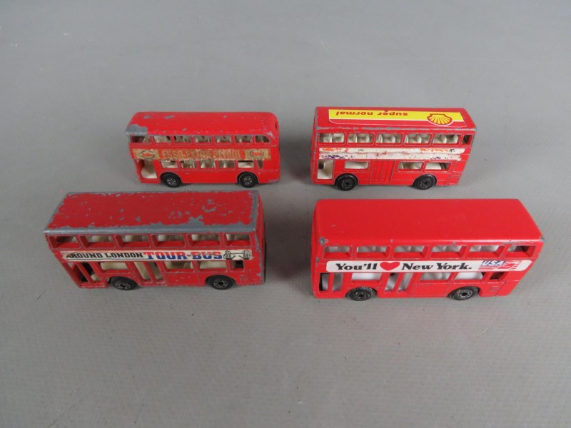 17 Matchbox diensten wagens