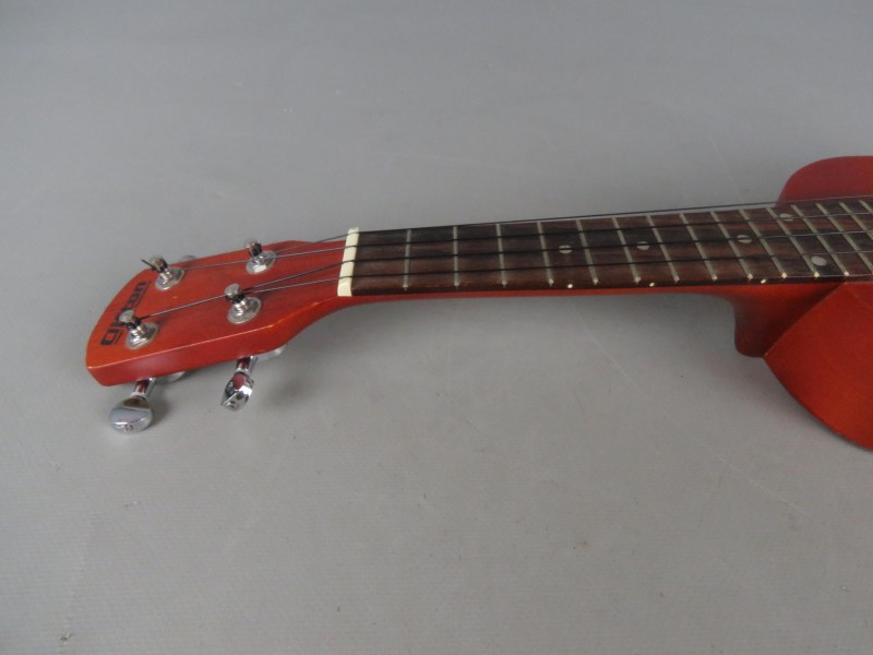 Clifton ukelele