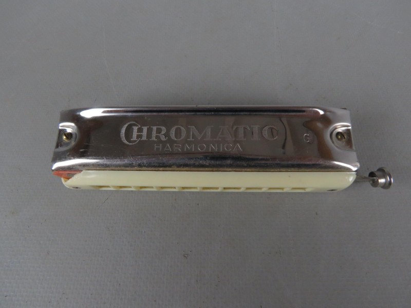 Chromatic harmonica