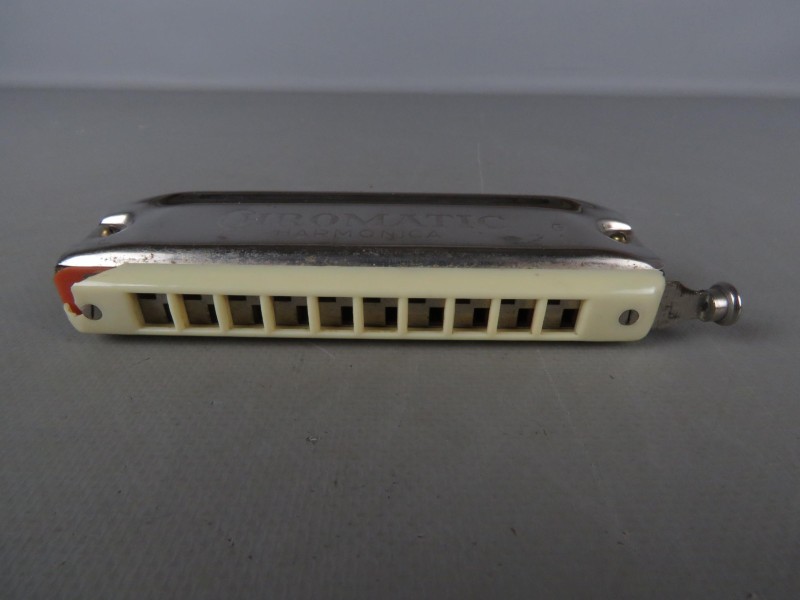 Chromatic harmonica