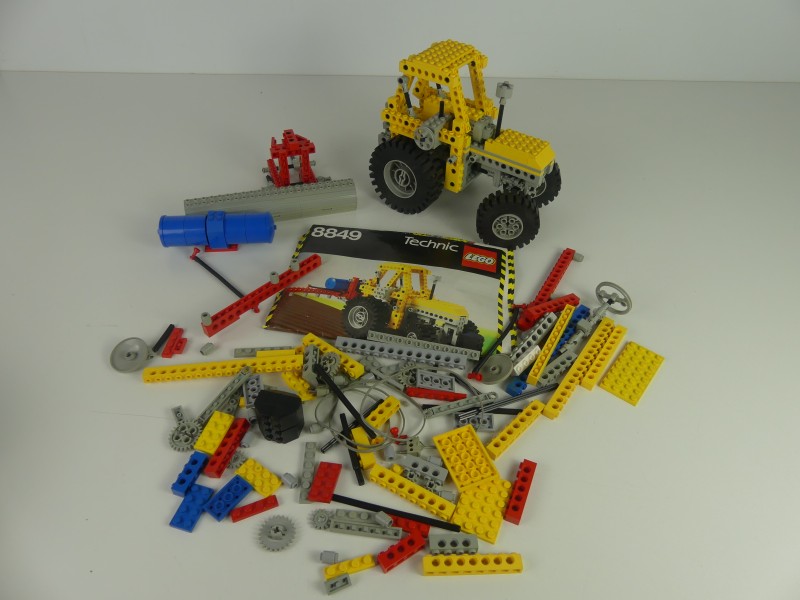 Lot Lego sets tractor en detectievekantoor