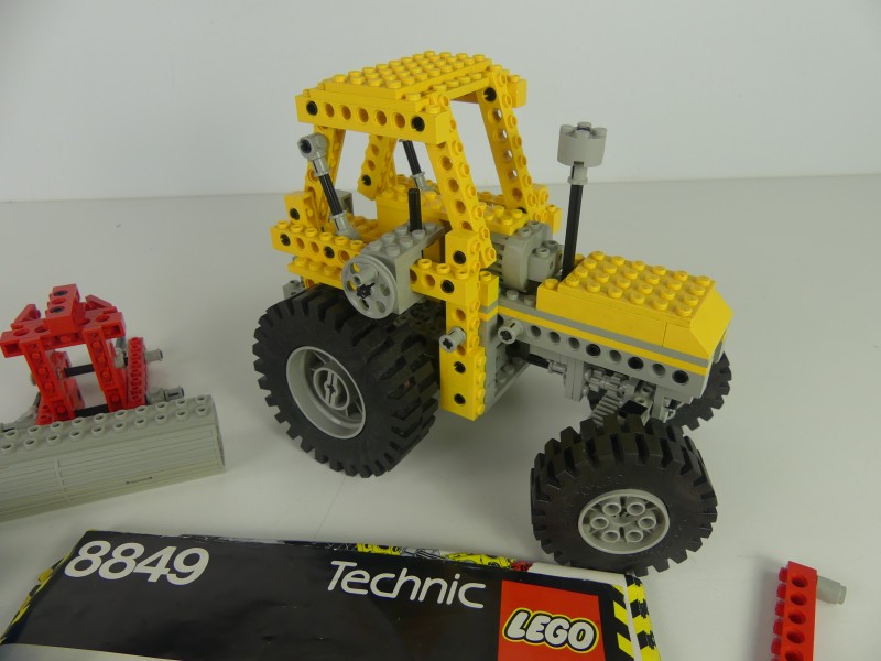 Lot Lego sets tractor en detectievekantoor