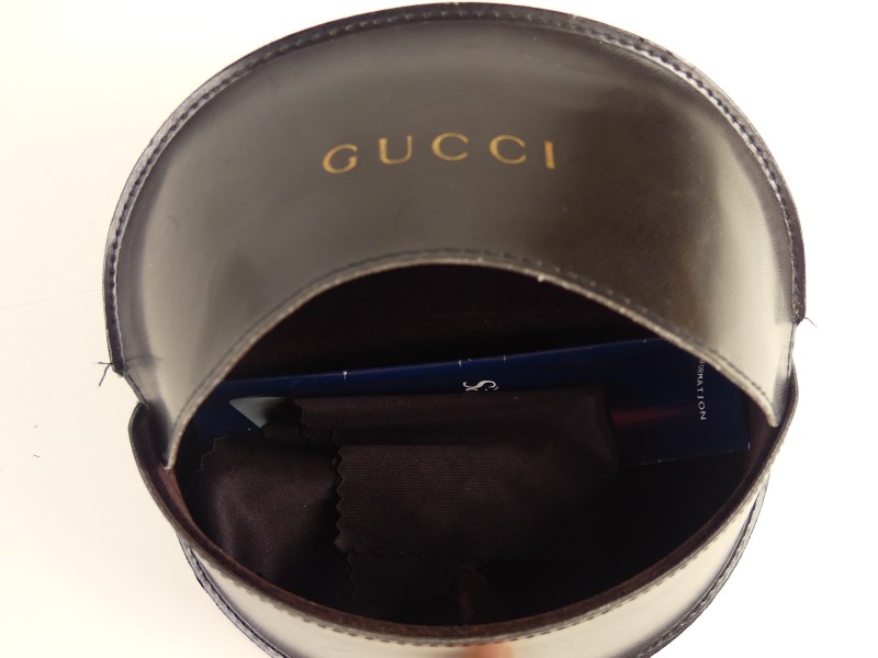 Dames zonnebril gemerkt ''Gucci''