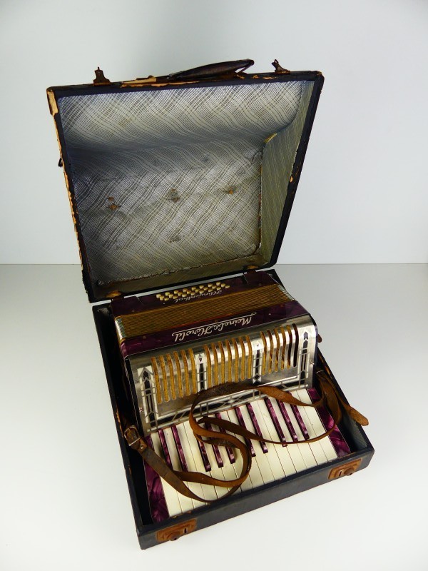 Zeldzame Duitse accordeon Meinel & Herold Klingenthal + originele koffer