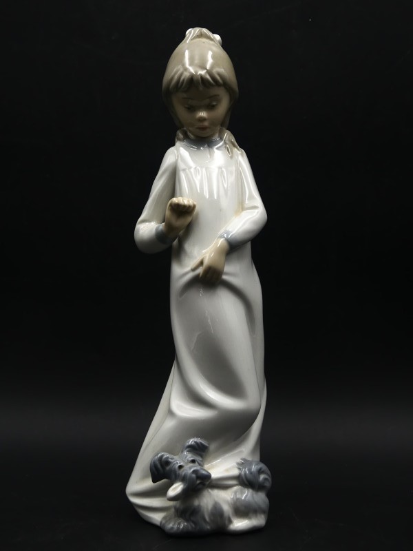 2 Lladro Nao beeldjes meisje met hondje