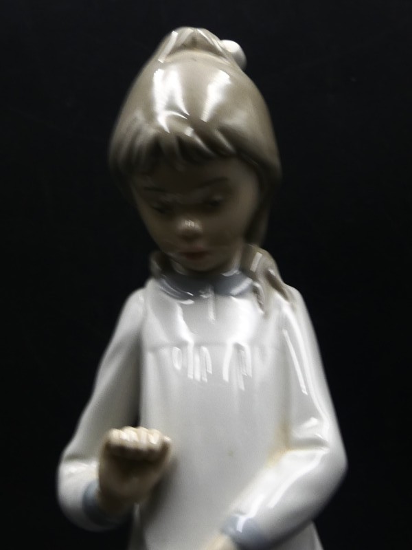 2 Lladro Nao beeldjes meisje met hondje