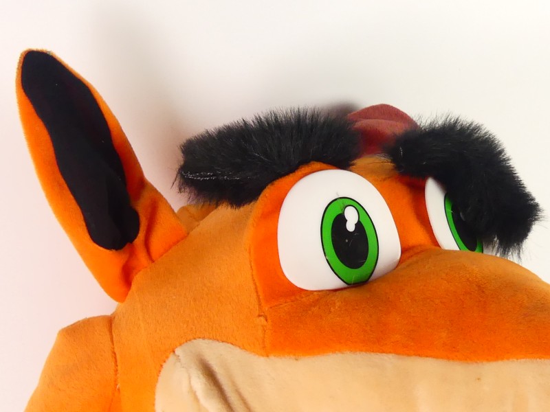 Crash Bandicoot plush + Playstation 1 Spel