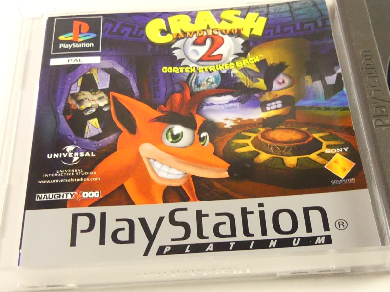 Crash Bandicoot plush + Playstation 1 Spel