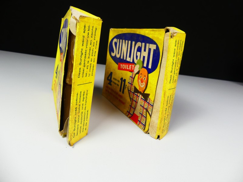 Lot vintage Sunlight en Nostra zeep