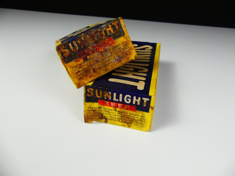 Lot vintage Sunlight en Nostra zeep