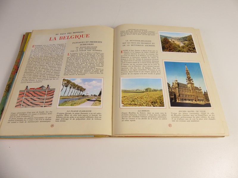 Lot Chromo's albums ''La Geographie de Belgique'' en ''La Geographie- de L'Europe''