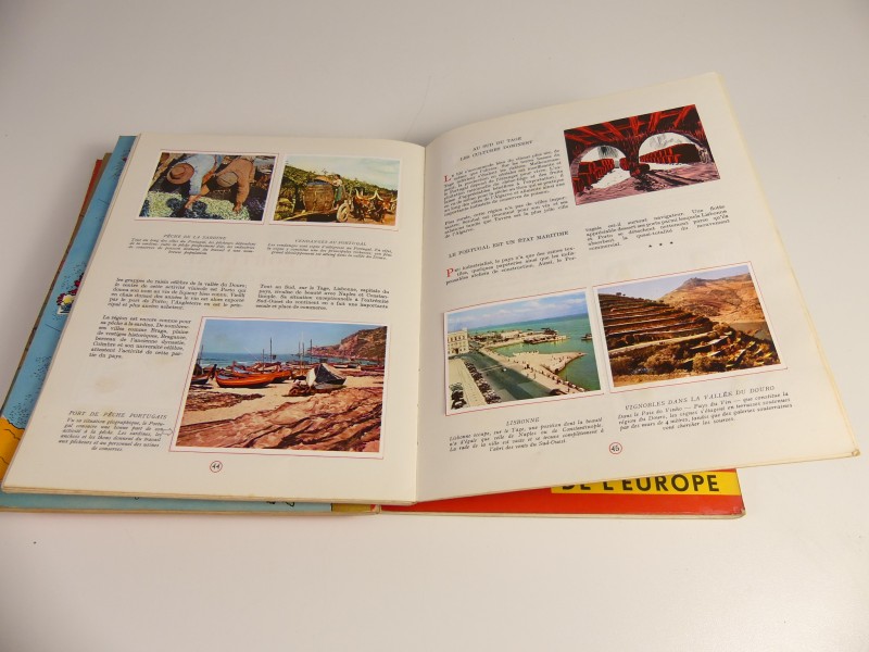 Lot Chromo's albums ''La Geographie de Belgique'' en ''La Geographie- de L'Europe''