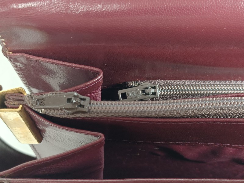 Vintage bordeaux Cartier schoudertas met portefeuille, chequehouder en visitekaarthouder