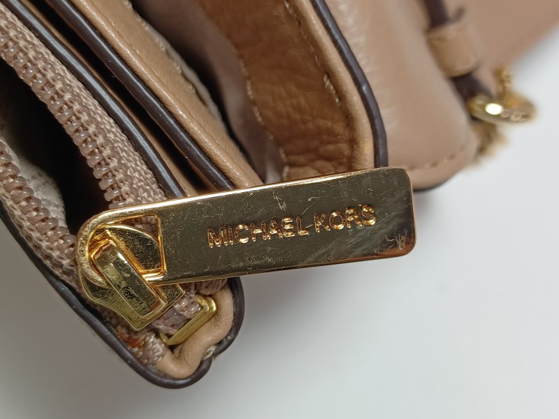 Kleine beige lederen Michael Kors tas