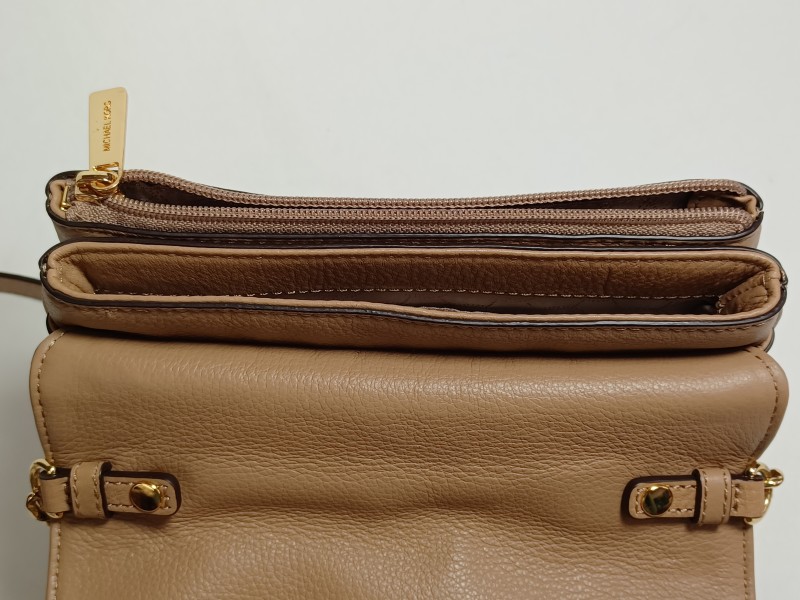 Kleine beige lederen Michael Kors tas