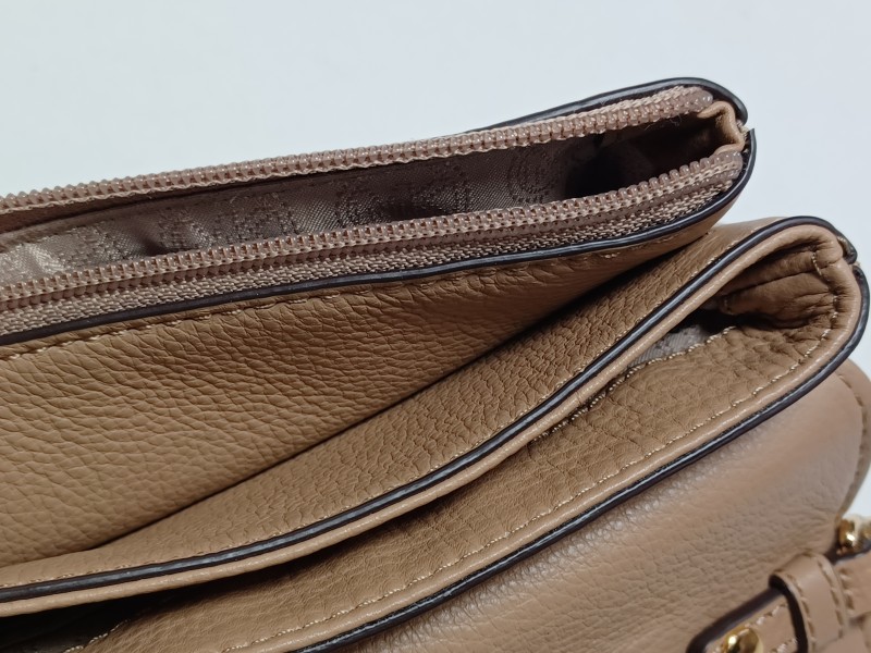 Kleine beige lederen Michael Kors tas