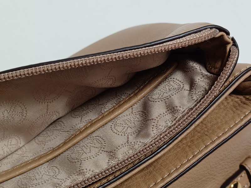 Kleine beige lederen Michael Kors tas