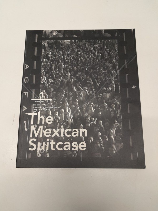 Boek: The Mexican Suitcase