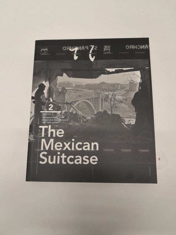 Boek: The Mexican Suitcase