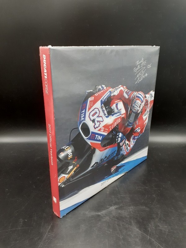 Ducati corse  Official yearbook 2017 (gloednieuw)