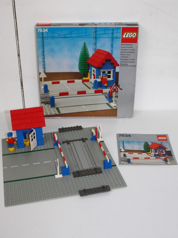 Lego Spoorwegovergang en wagons - Compleet in doos