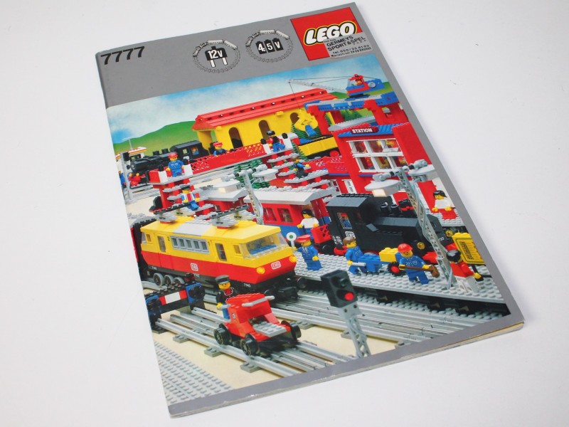 Lego Spoorwegovergang en wagons - Compleet in doos