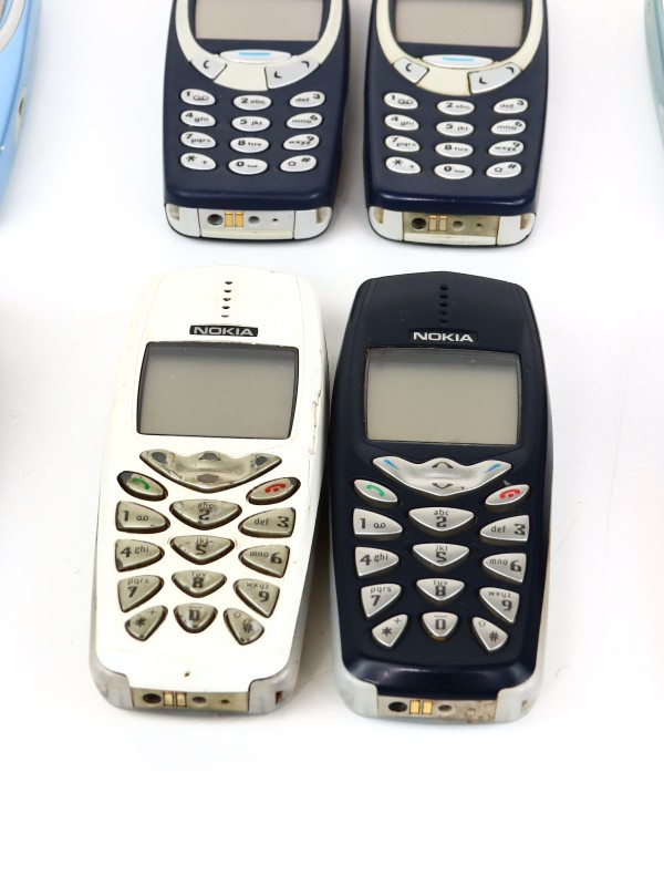 Groot lot van 46 NOKIA GSM's