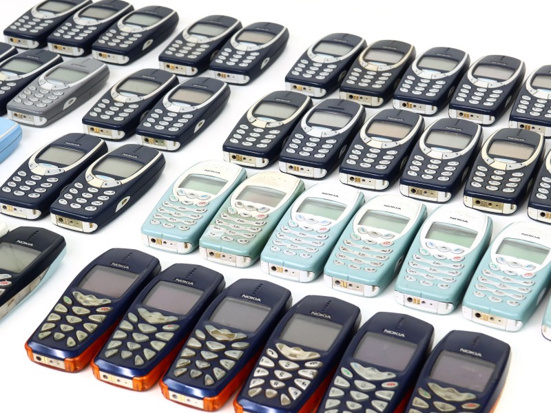 Groot lot van 46 NOKIA GSM's