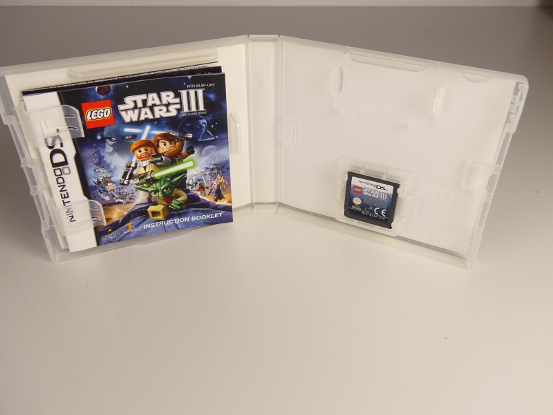 Nintendo DSi XL + 3 Lego DS spellen