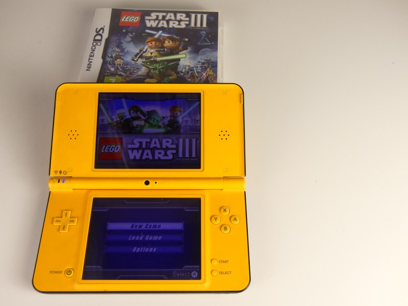 Nintendo DSi XL + 3 Lego DS spellen