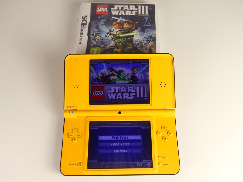 Nintendo DSi XL + 3 Lego DS spellen