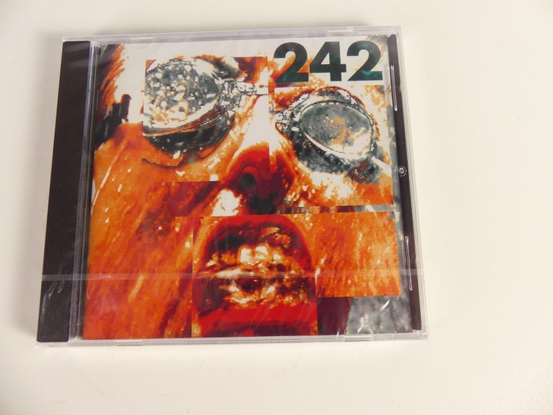 Lot Front 242