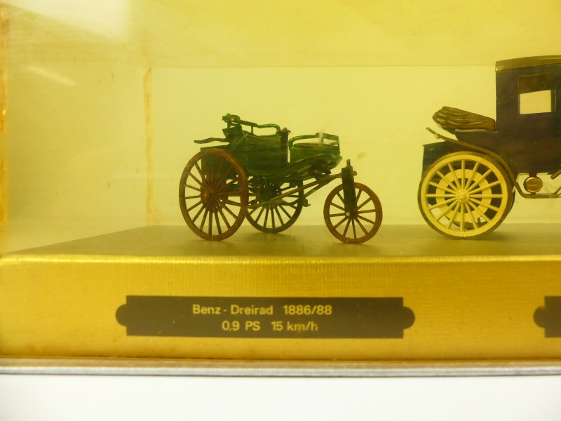 Vintage miniatuur wagens uit 1800-1900