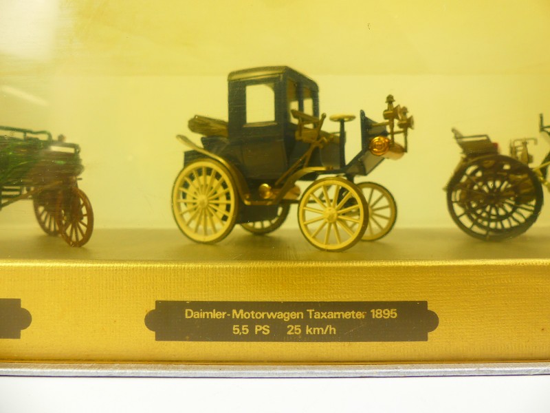 Vintage miniatuur wagens uit 1800-1900