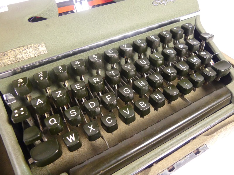 Vintage Olympia Typewriter- Werke AG Wilhelmshaven