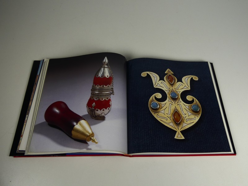 Etnische sieraden boek