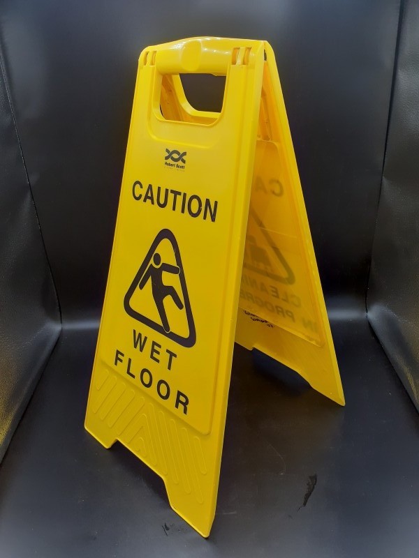 Waarschuwingsbord 'Caution wet floor, cleaning in progress'