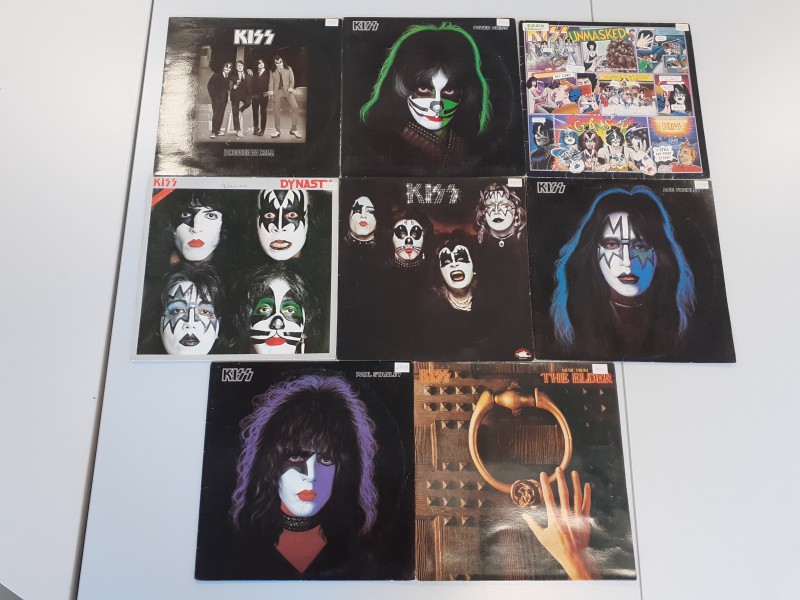 8 LP's Kiss