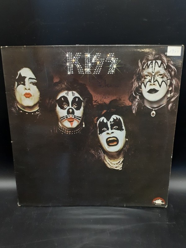 8 LP's Kiss