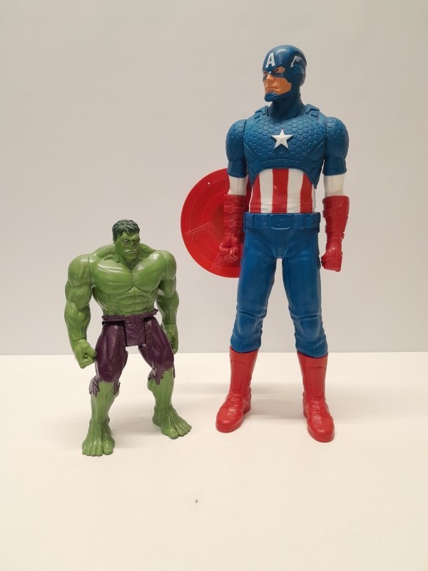 2 actiefiguren The Hulk en Captain America - Marvel